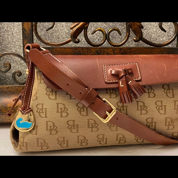 Dooney and Bourke Shoulder Bag Purse